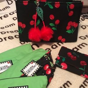 🍒 Purse with matching wallet and 3 accessory bags